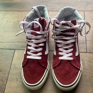 Vans of the Wall Burgundy Hightop sneaker shoes size 8.5